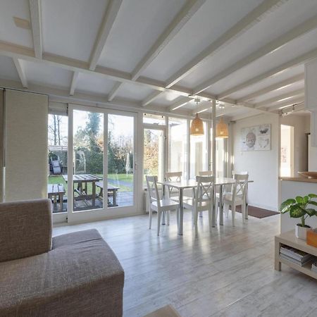 Stylish Bungalow With A Large Garden Sint Maartensvlotbrug Eksteriør billede