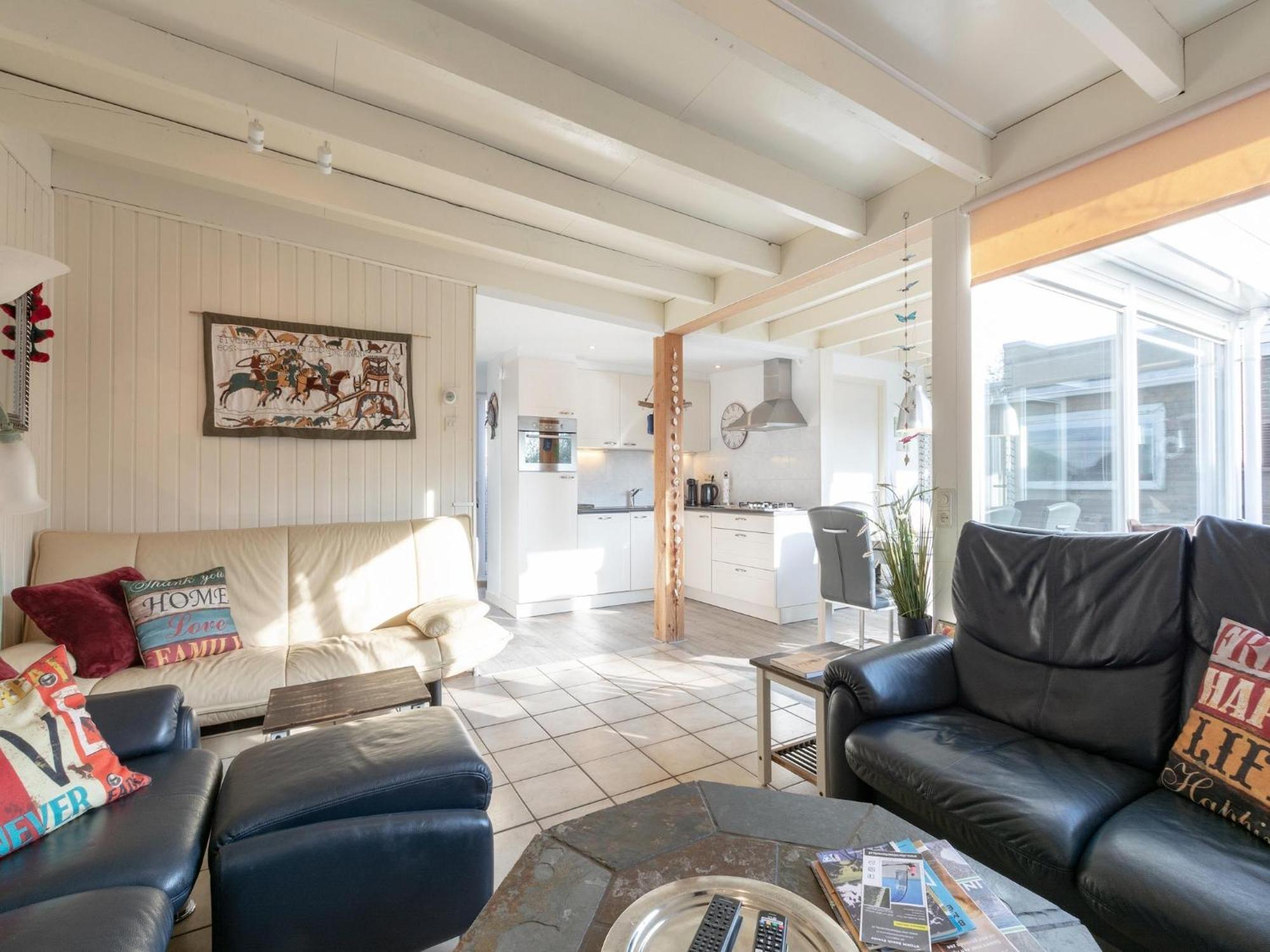 Stylish Bungalow With A Large Garden Sint Maartensvlotbrug Eksteriør billede