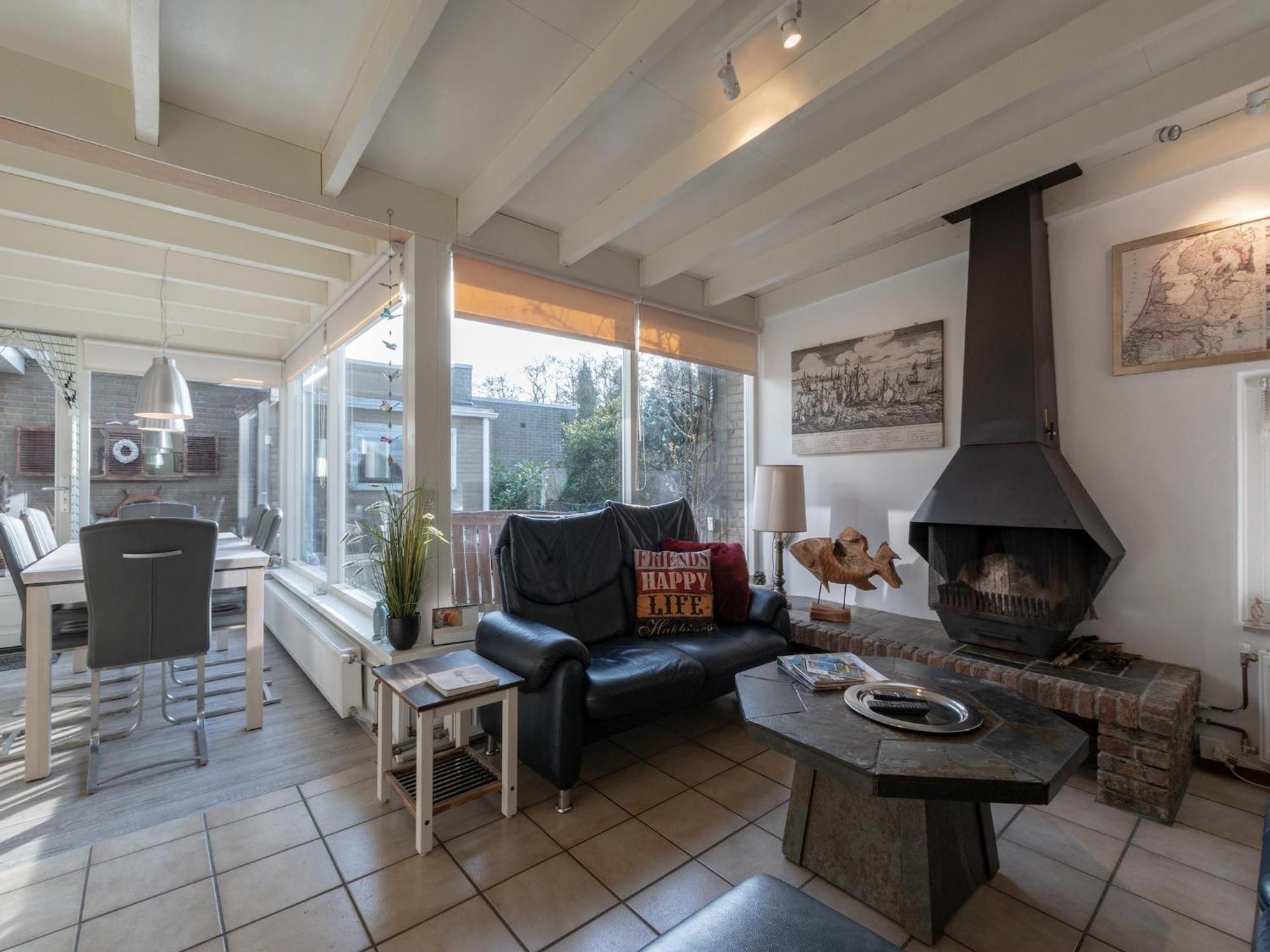 Stylish Bungalow With A Large Garden Sint Maartensvlotbrug Eksteriør billede