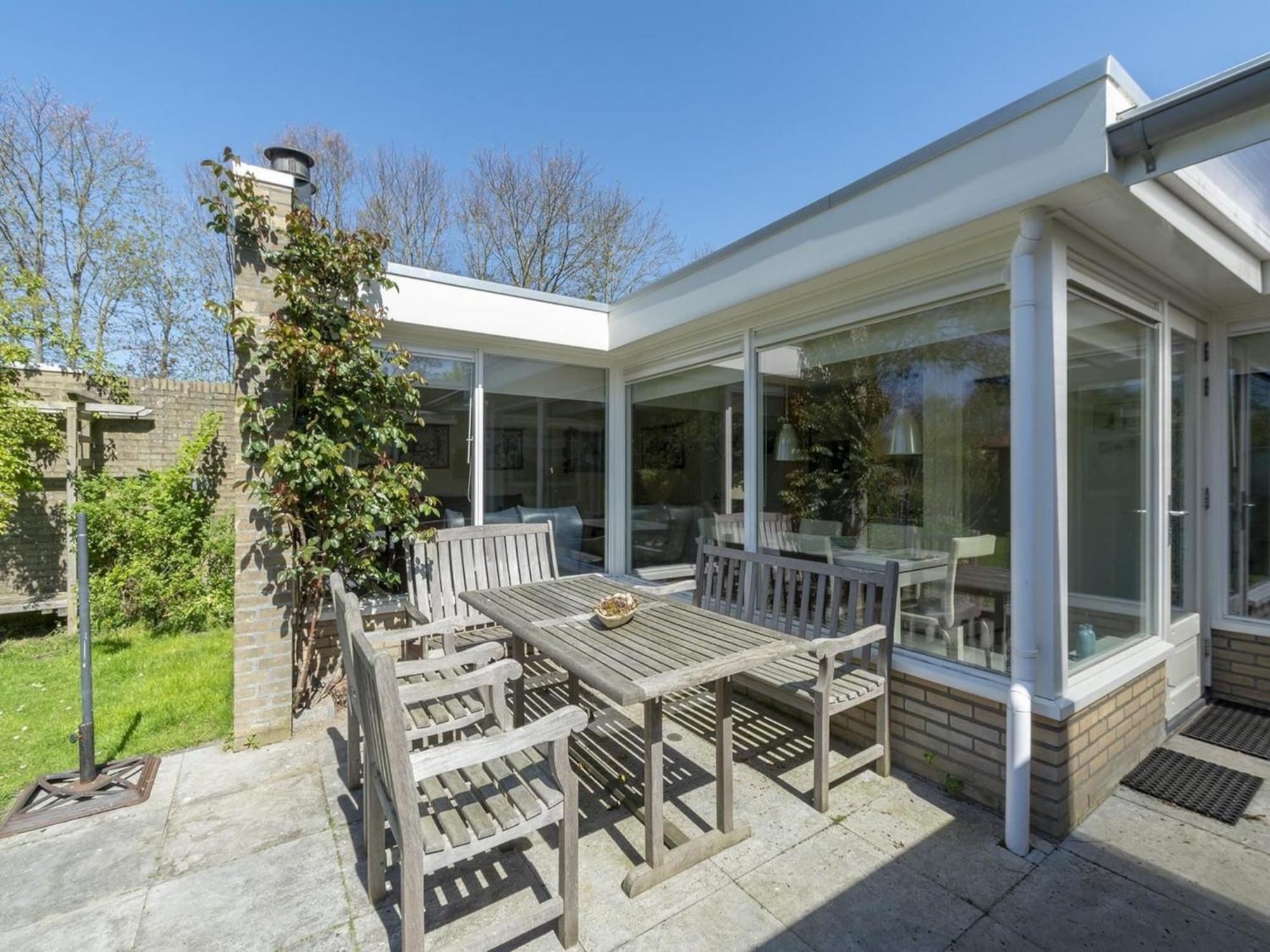 Stylish Bungalow With A Large Garden Sint Maartensvlotbrug Eksteriør billede