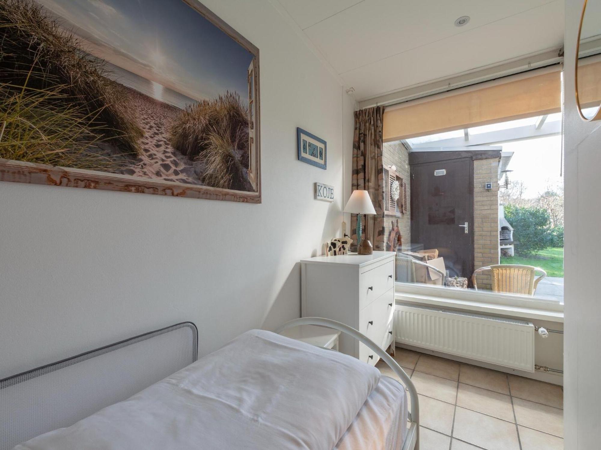 Stylish Bungalow With A Large Garden Sint Maartensvlotbrug Eksteriør billede