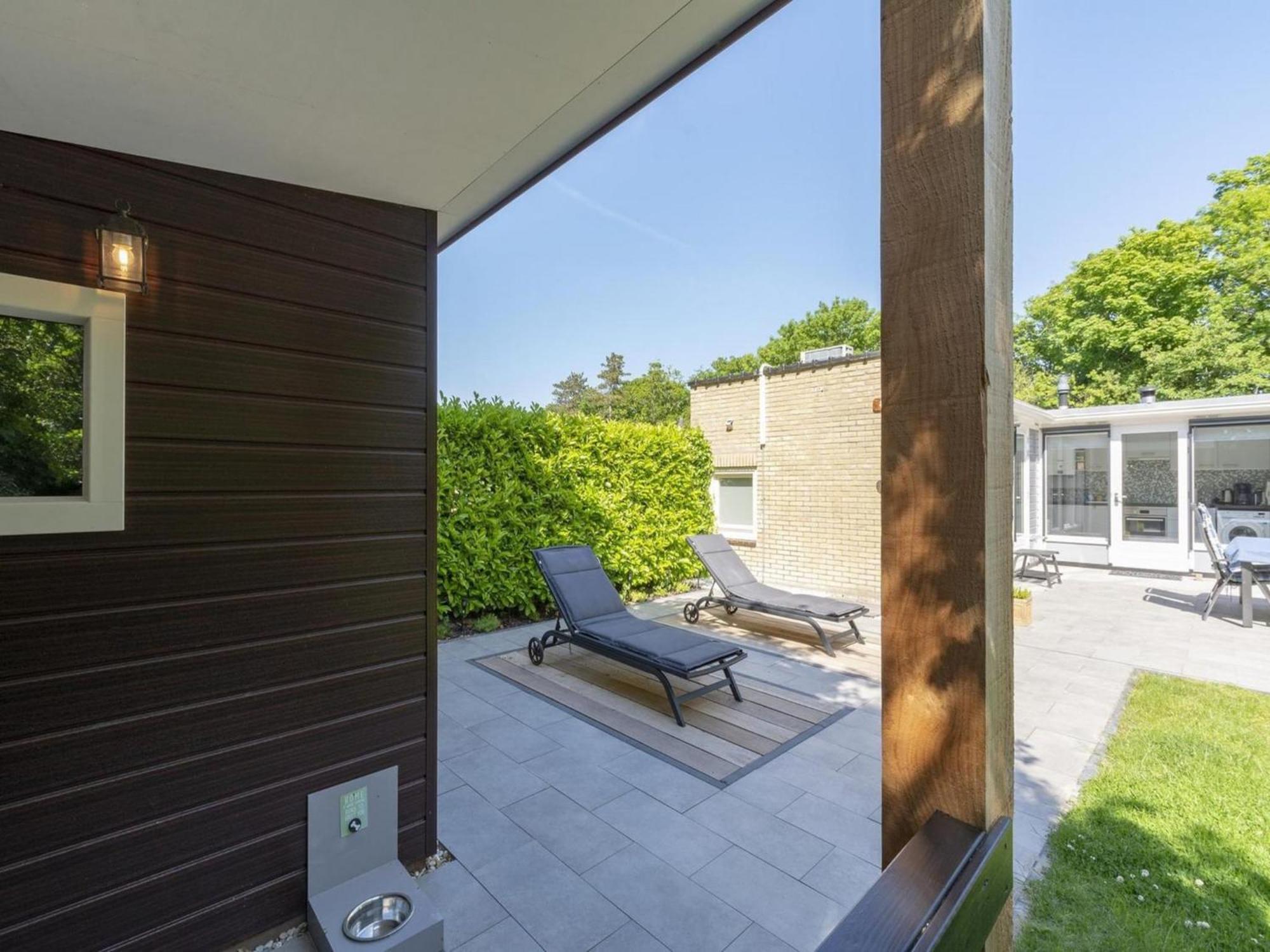 Stylish Bungalow With A Large Garden Sint Maartensvlotbrug Eksteriør billede