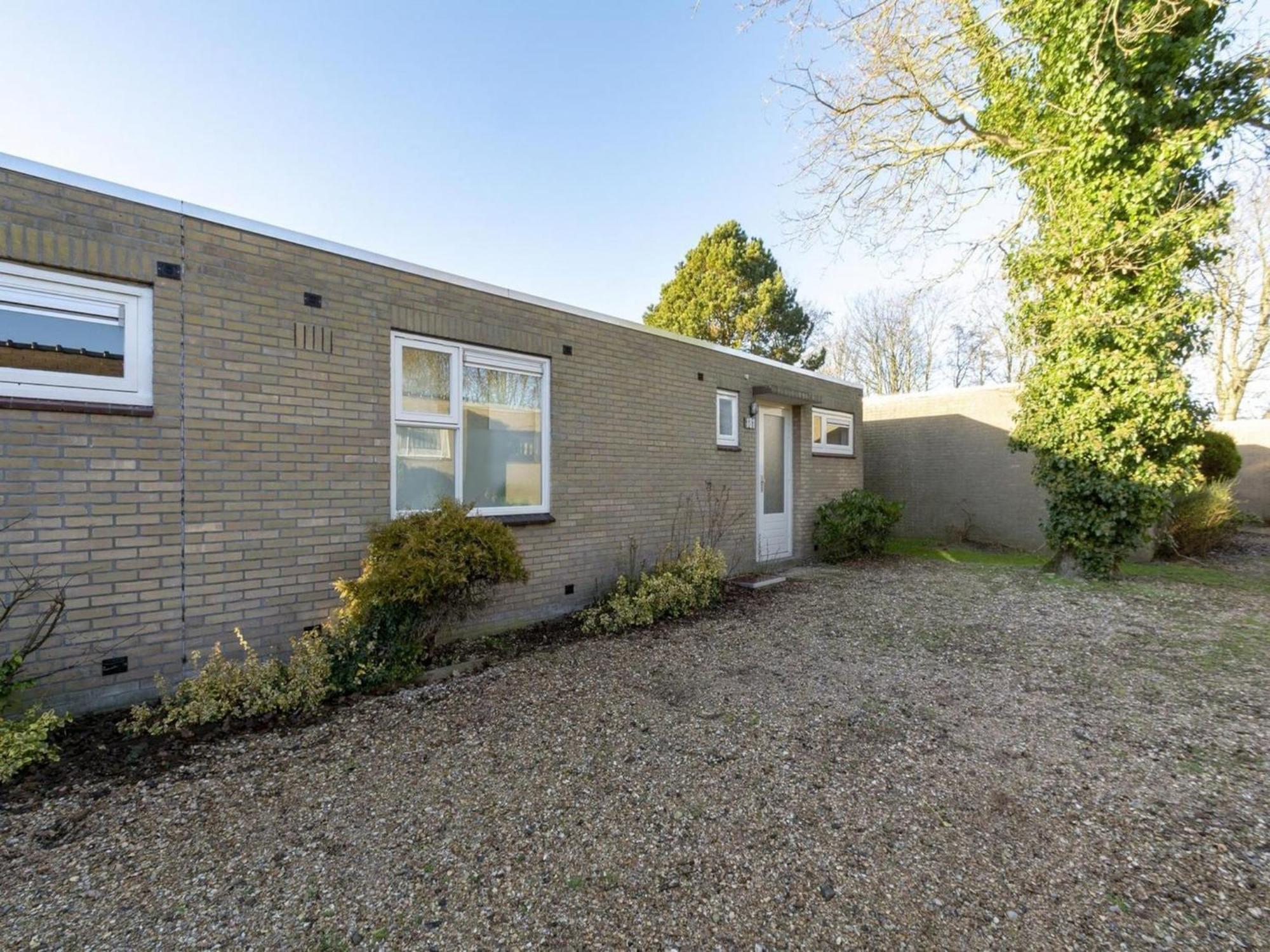 Stylish Bungalow With A Large Garden Sint Maartensvlotbrug Eksteriør billede