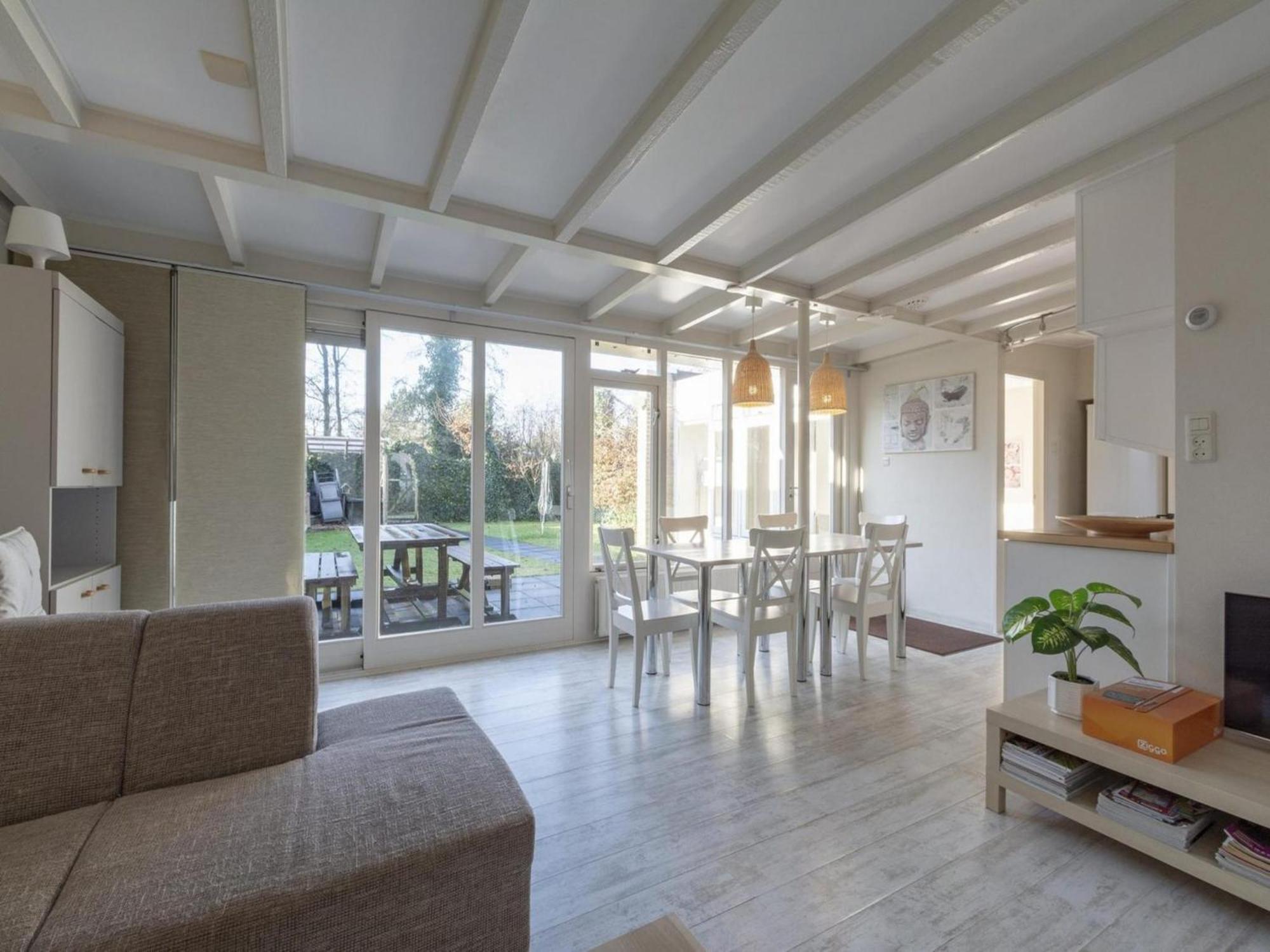 Stylish Bungalow With A Large Garden Sint Maartensvlotbrug Eksteriør billede